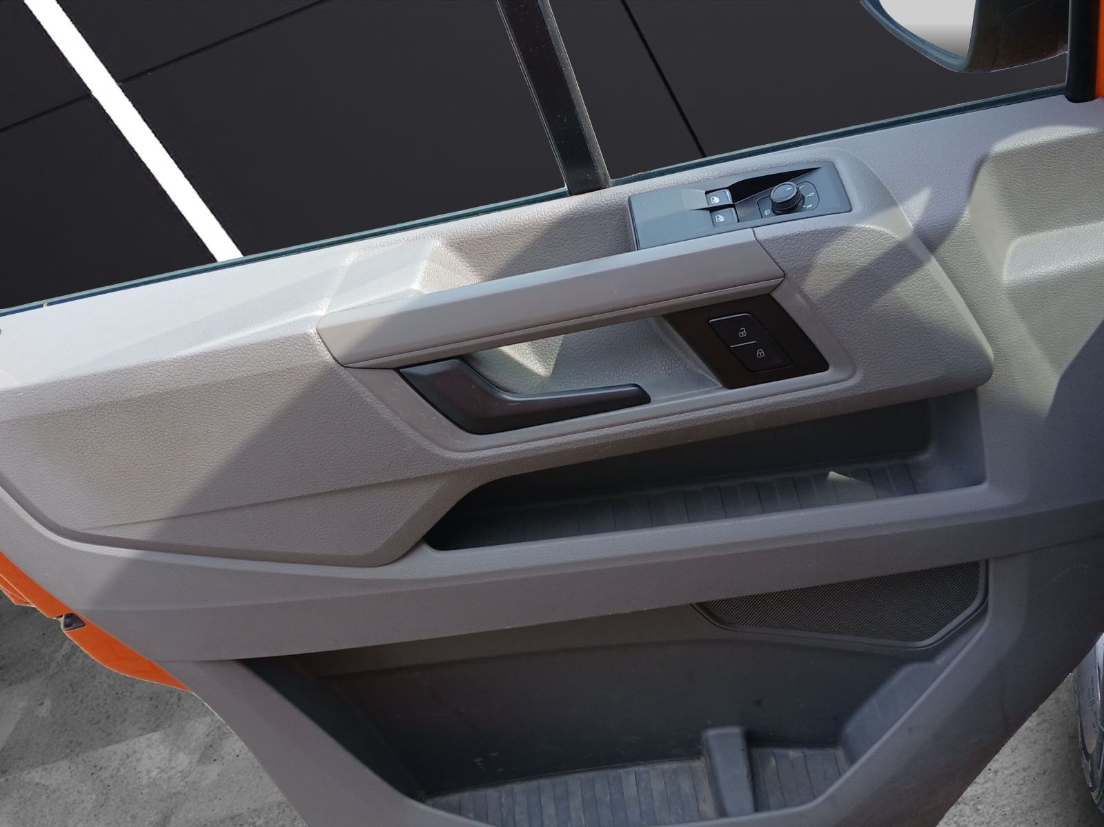 Fahrzeugabbildung Volkswagen Crafter Kasten 35 MR HD AHK KLIMA GRA PDC RFK