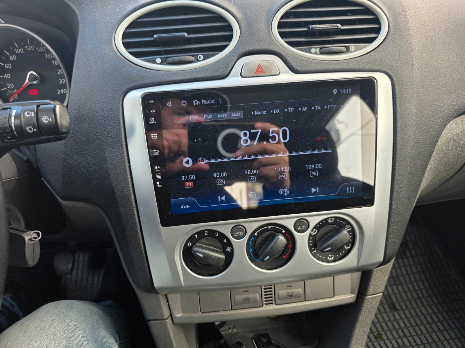 Ford Focus 2009 — photo 13