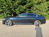 BMW 730d xDrive - M Sport Ferngest. Park, Displ. Key - BMW 730 von privat
