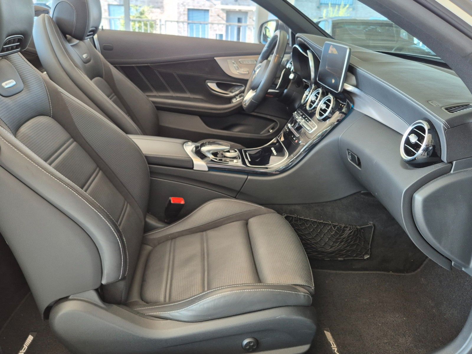 Fahrzeugabbildung Mercedes-Benz C 63 AMG Cabrio/Dt./Burm/Head/Fahrpaket