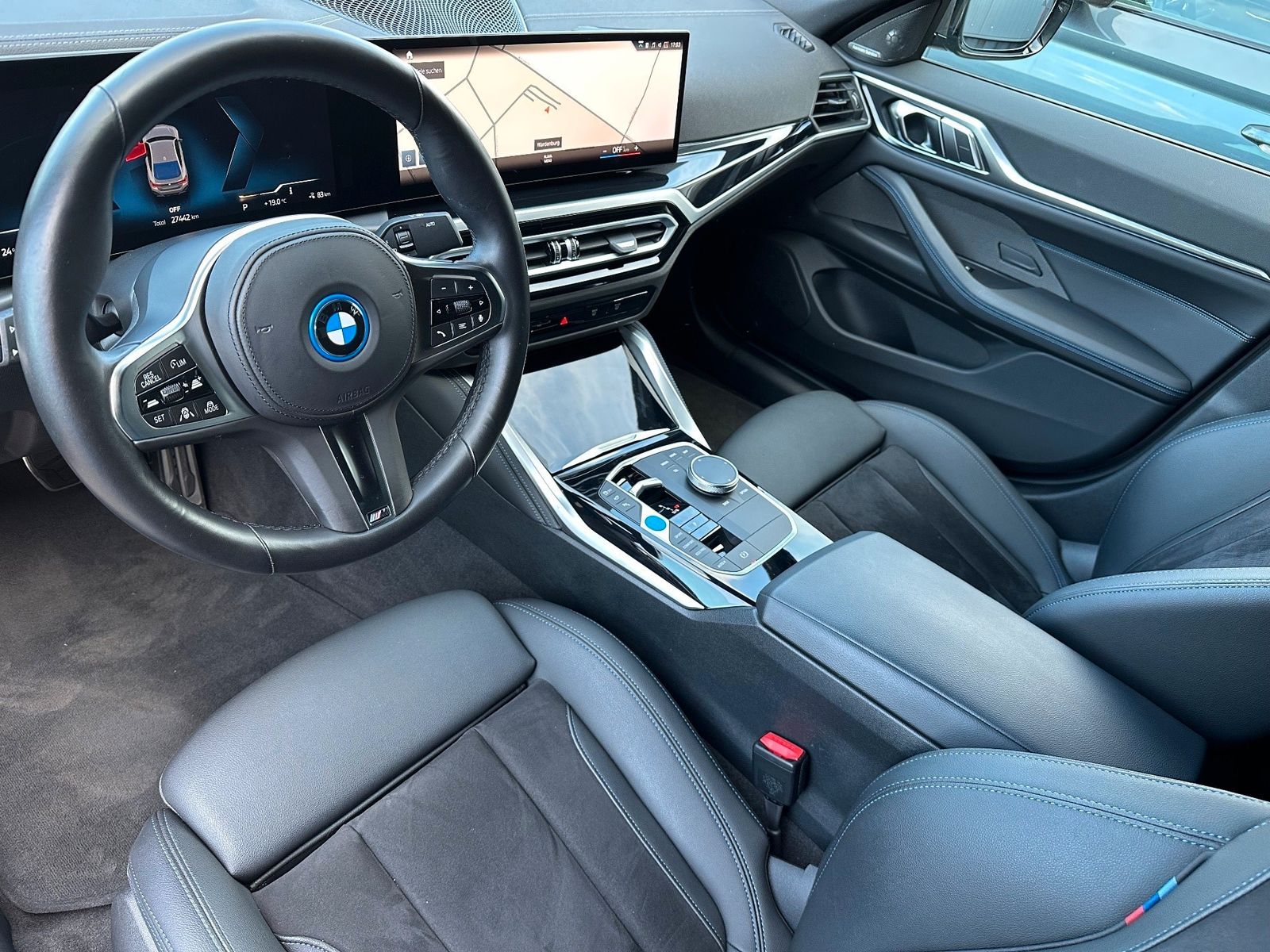 Fahrzeugabbildung BMW i4 eDrive40 Gran Coupe M-Sport NAV+LED+KAM+SHZ