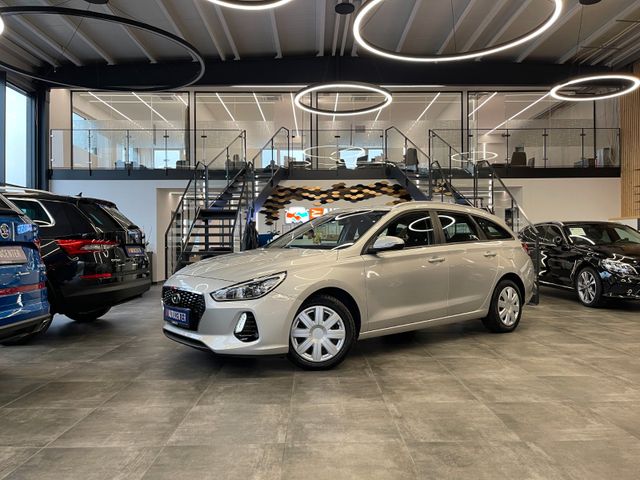 Hyundai i30 cw Trend *NAVI*KAMERA*PDC*CARPLAY*SHZ*LKRHZ*