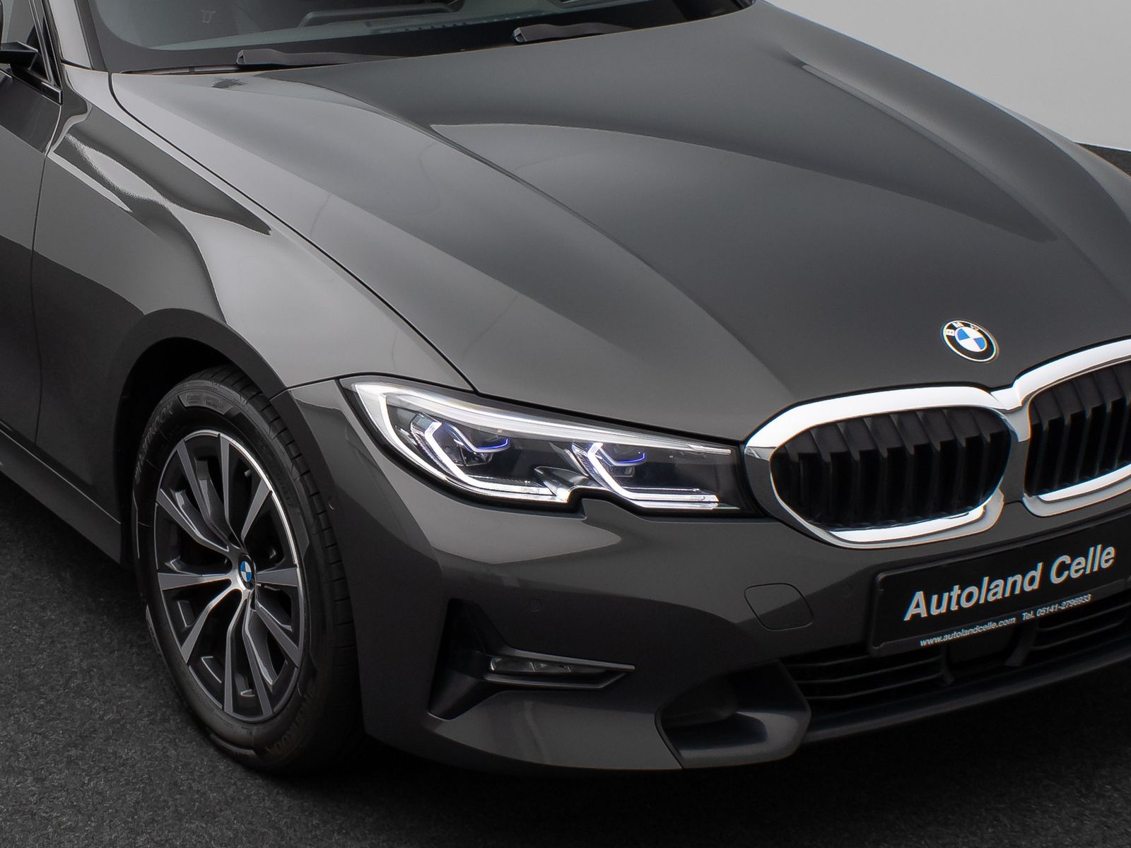Fahrzeugabbildung BMW 320d xD Sport Line Panorama Laser Kamera HUD DAB