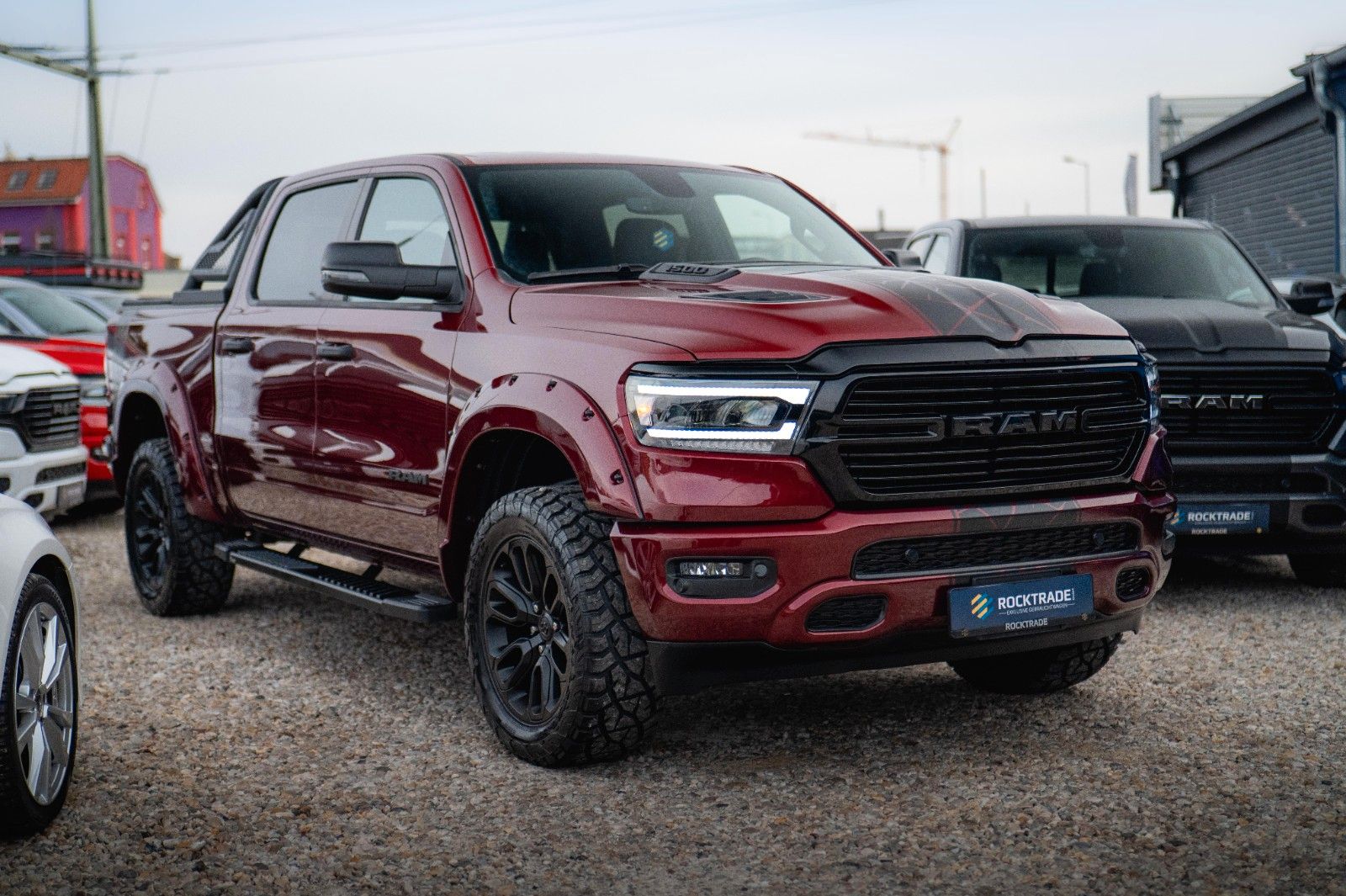 Fahrzeugabbildung Dodge RAM 5.7 V8 HEMI 4x4 OFFROAD NIGHT-Edition LED