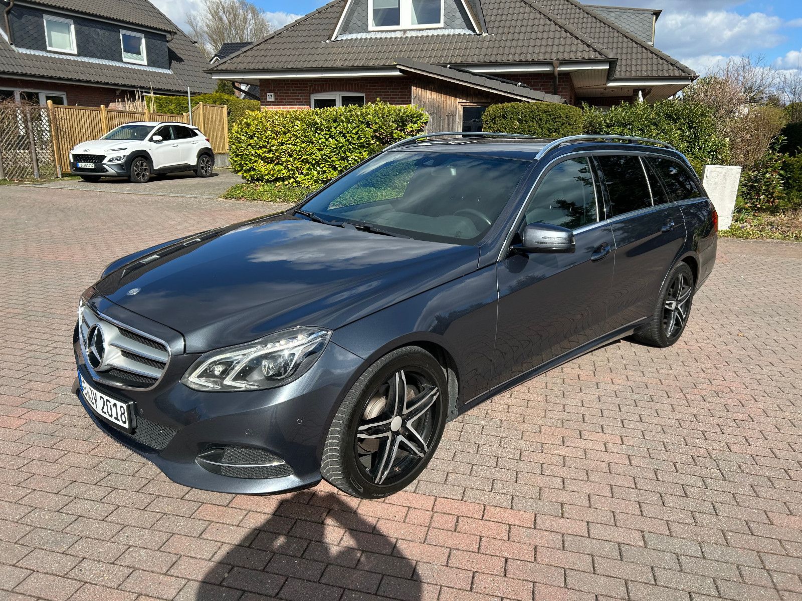 MERCEDES-BENZ E220 T BlueTec 9G Assist Service BiXenon TüV*TOP