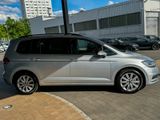 Volkswagen Touran 2.0 TDI DSG Highline PANO/AHK/IQ.LIGHT - Volkswagen Touran: Van