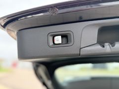 MERCEDES-BENZ GLC 200 4MATIC/PANO/AHK/J.STERNE GA/KAMERA/MBEAM