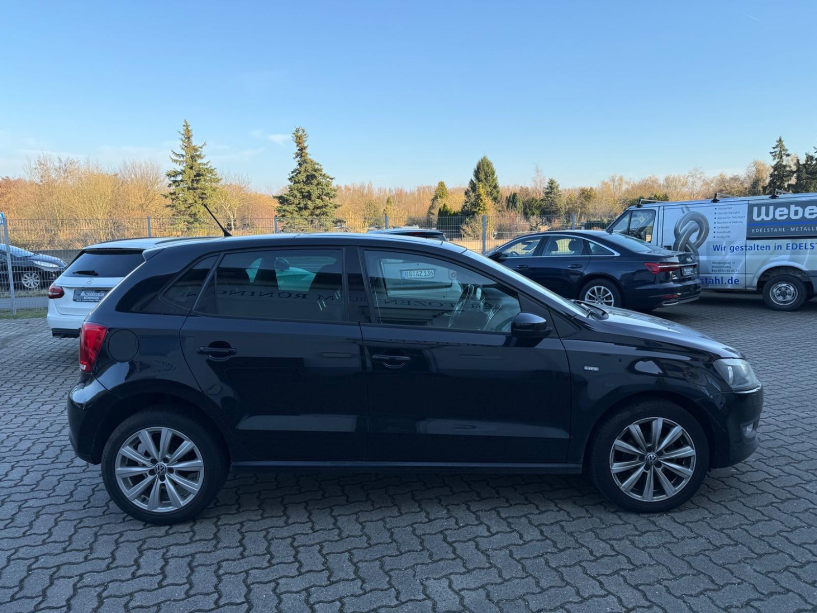 Volkswagen Polo Life *PANO*SPORTSITZ*PDC HIN.*TEMPOM*