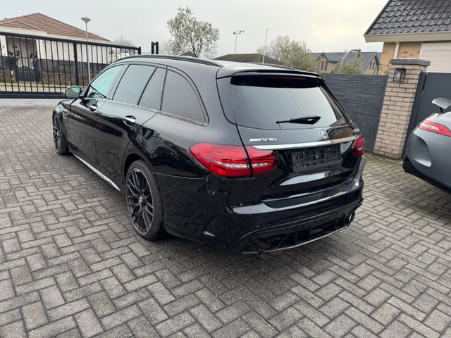 Mercedes-Benz C 63 S AMG 375KW Panorama Hud Full car