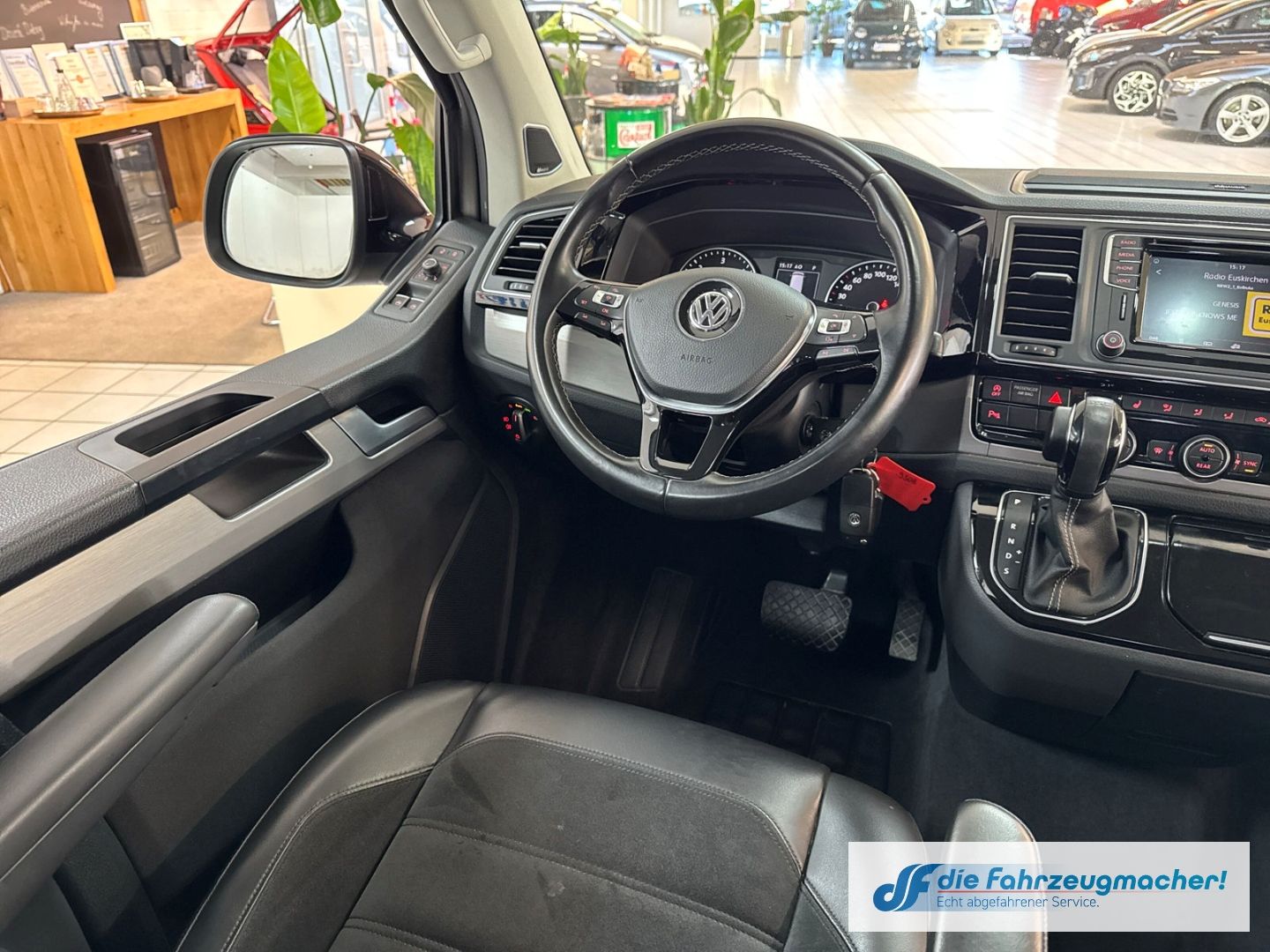 Fahrzeugabbildung Volkswagen T6 Multivan 4Motion Edition StandHZG Navi Leder