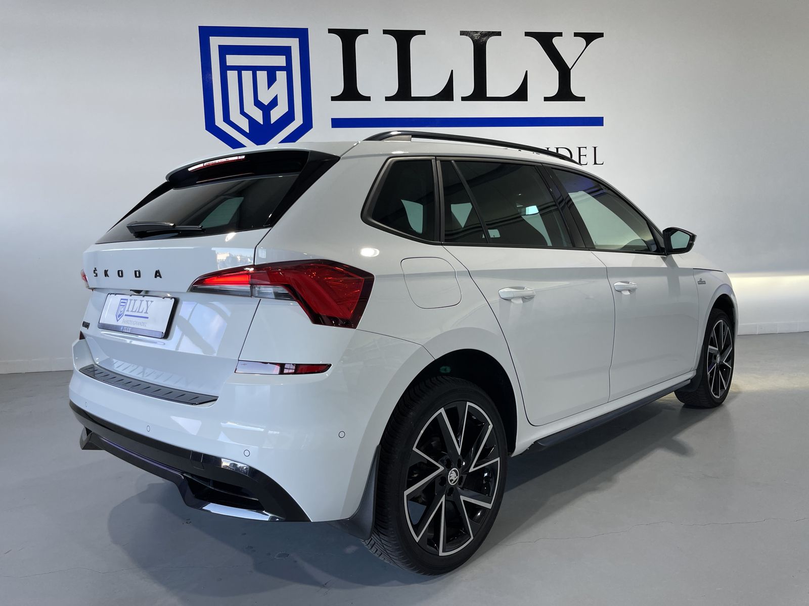 Fahrzeugabbildung SKODA Kamiq Monte Carlo 1.5 TSI*Pano*Cam*ACC*Virtual*