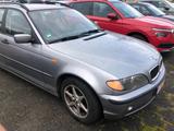 BMW 318d touring  Exclusive Euro 4 AHK Fahrbreit - BMW 318 aus 2004: 318d