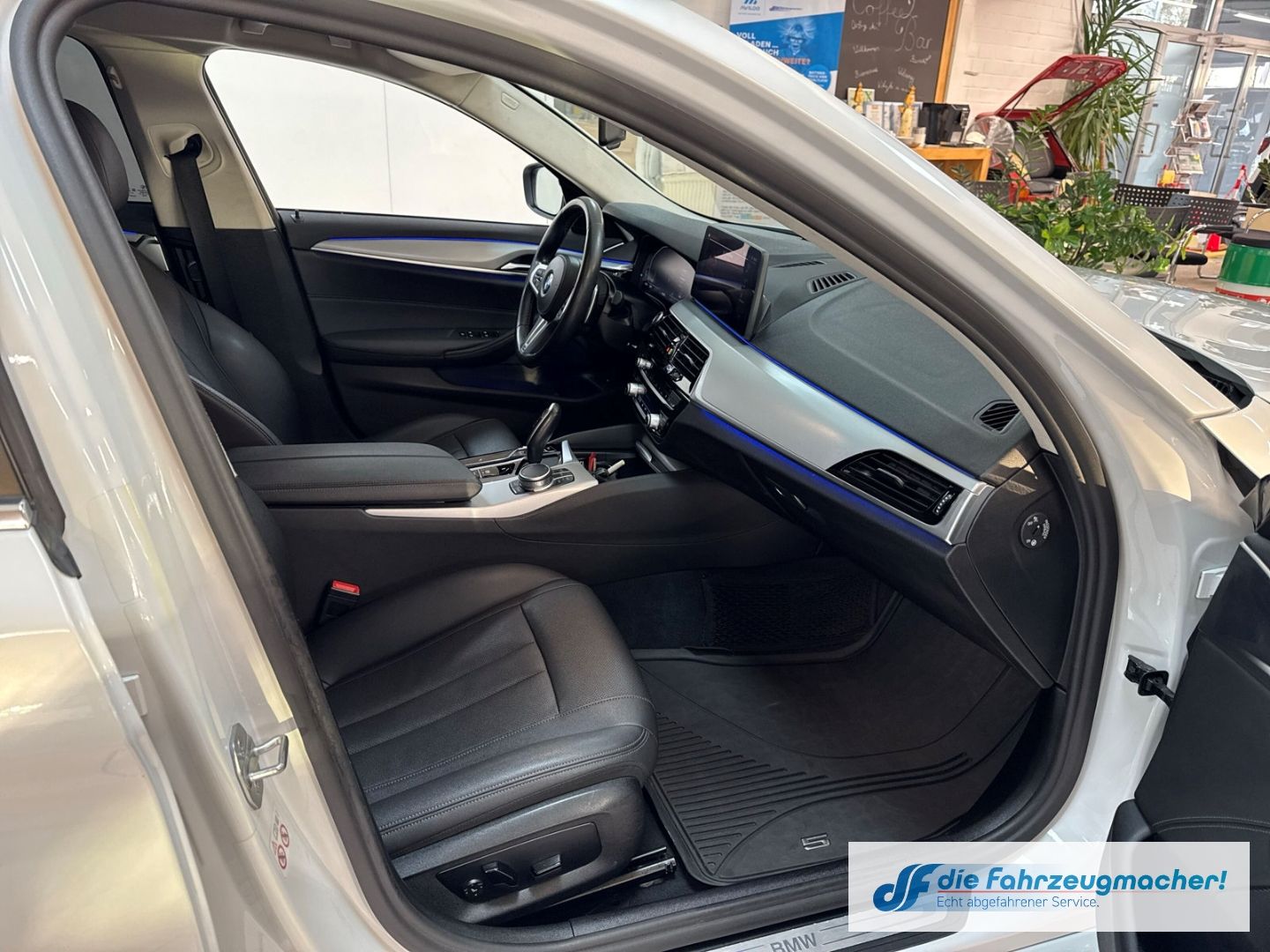 Fahrzeugabbildung BMW 530 d Touring M Paket Navi Digitales Cockpit LE