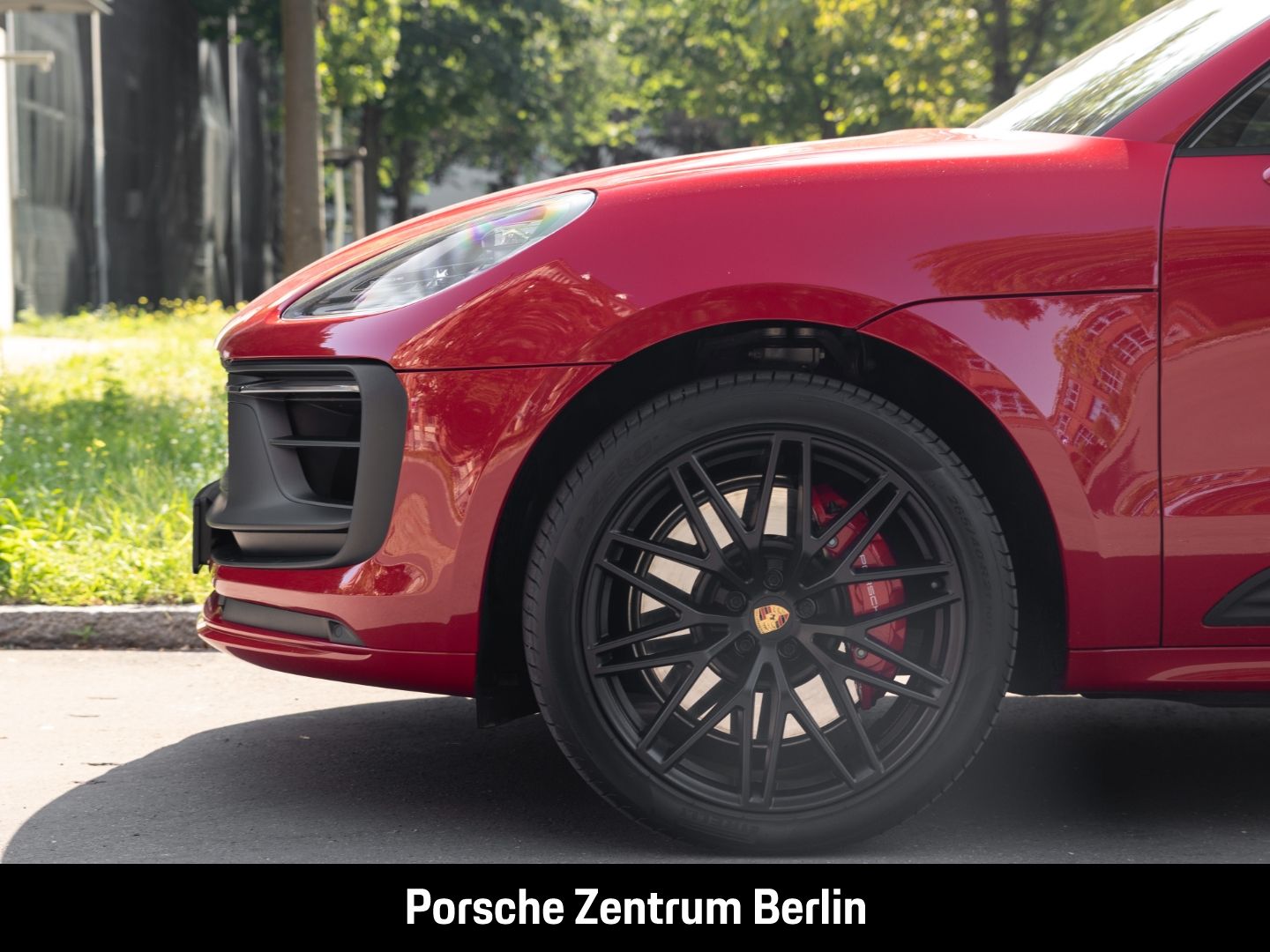 Porsche Macan GTS Karminrot Sportabgasanlage Panorama foto 17