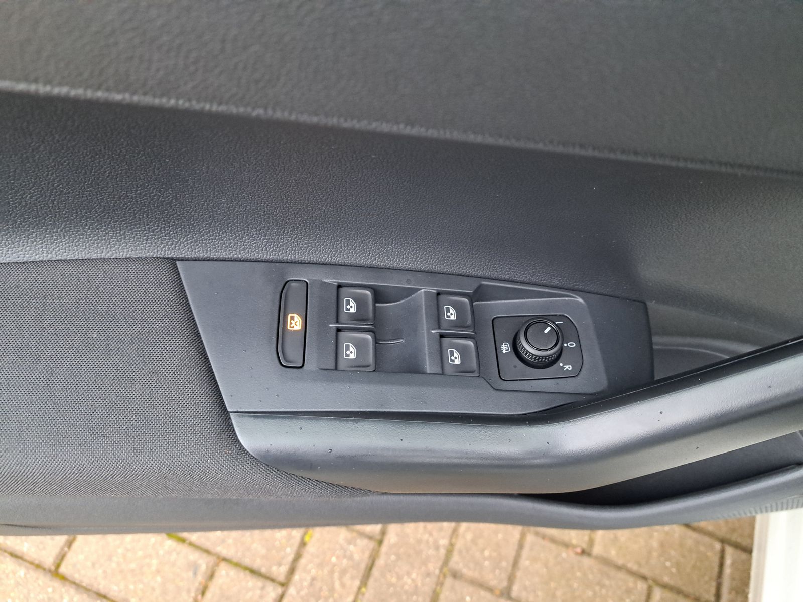 Fahrzeugabbildung Volkswagen Polo 1.0 LED KLIMA PDC LICHTSENSOR APPLECARPLAY