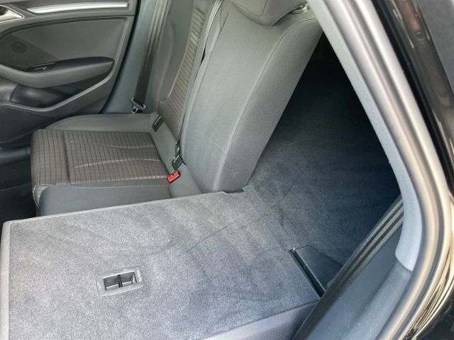 Fahrzeugabbildung Audi A3 1.6 TDI Sportback 30 sport Xenon, Navi, Sitzh