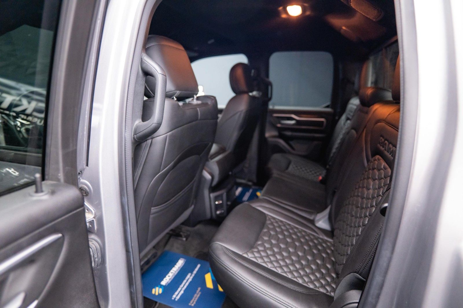 Fahrzeugabbildung Dodge RAM 5.7 V8 HEMI 4x4 OFFROAD Bodylift LONGBED LED