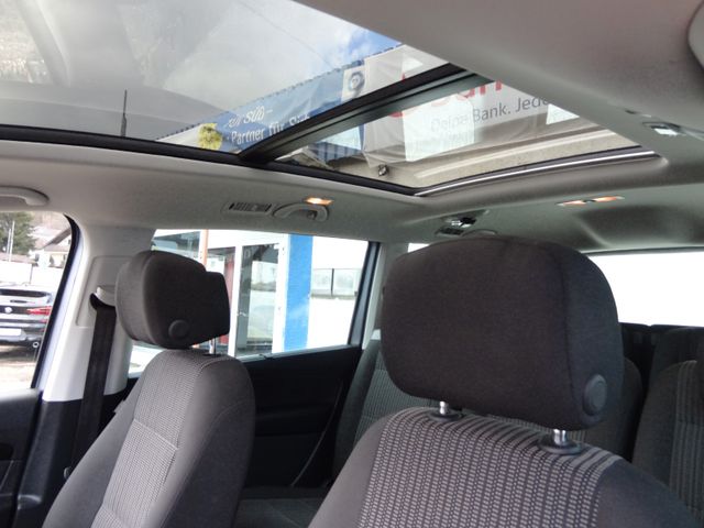 Fahrzeugabbildung Seat Alhambra Style/1.Hd/Pano/Navi/7-Sitzer/DSG/Xenon