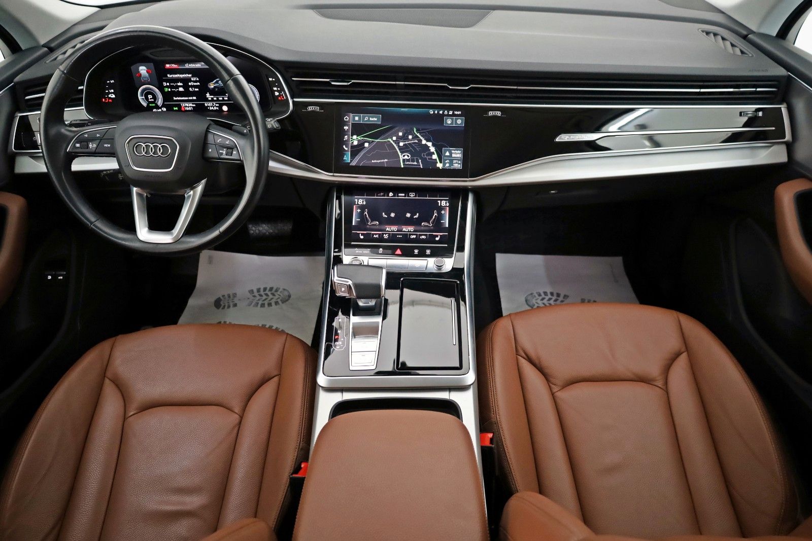 Fahrzeugabbildung Audi Q7 55 TFSIe quattro Leder,Navi,LED,Luftfahrwerk