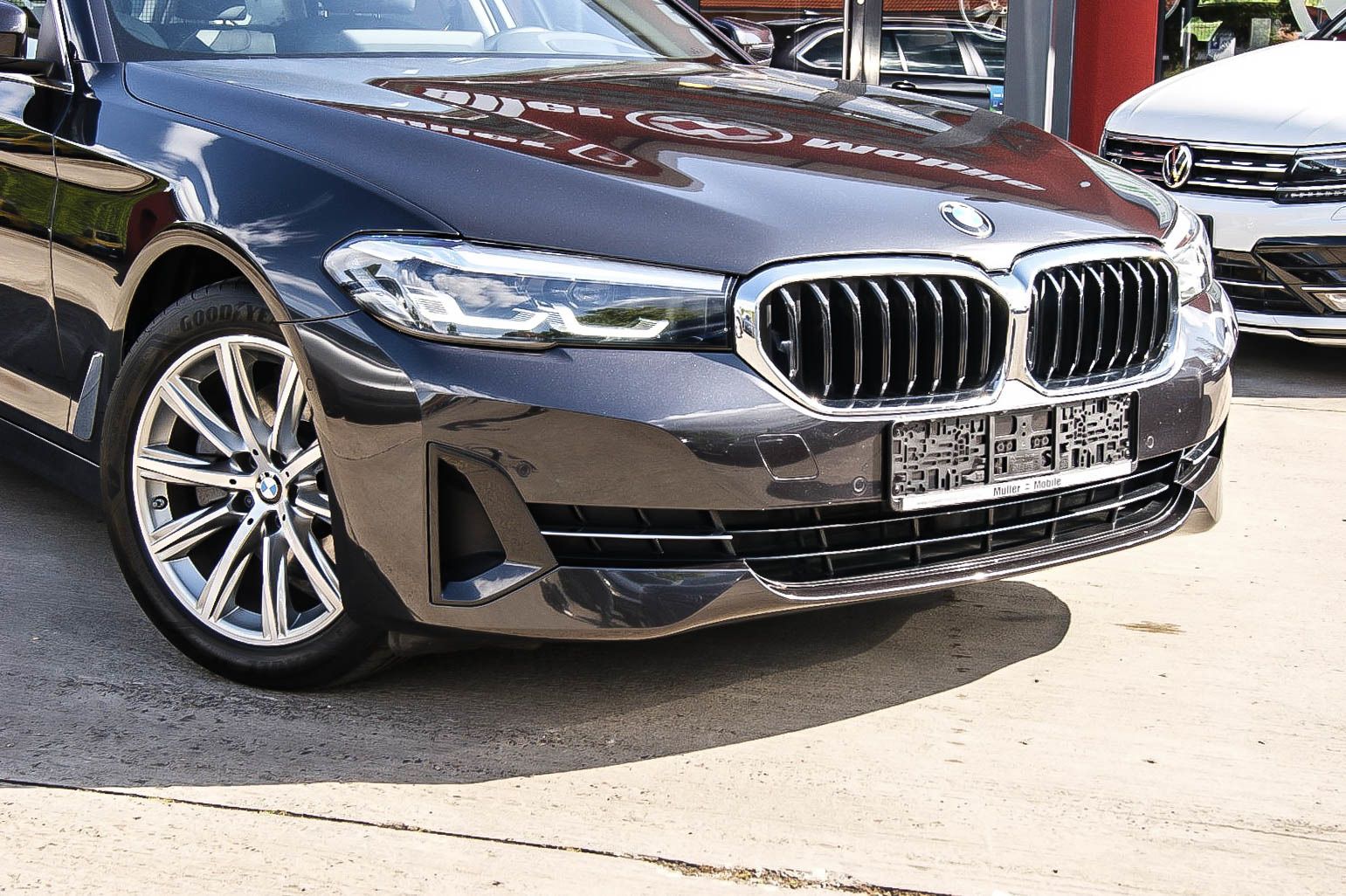 Fahrzeugabbildung BMW 520 d Touring LEDER HEADUP PANORAMA KEYLESS