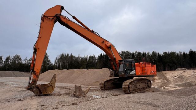 Hitachi ZX670LC-5B  Longreach