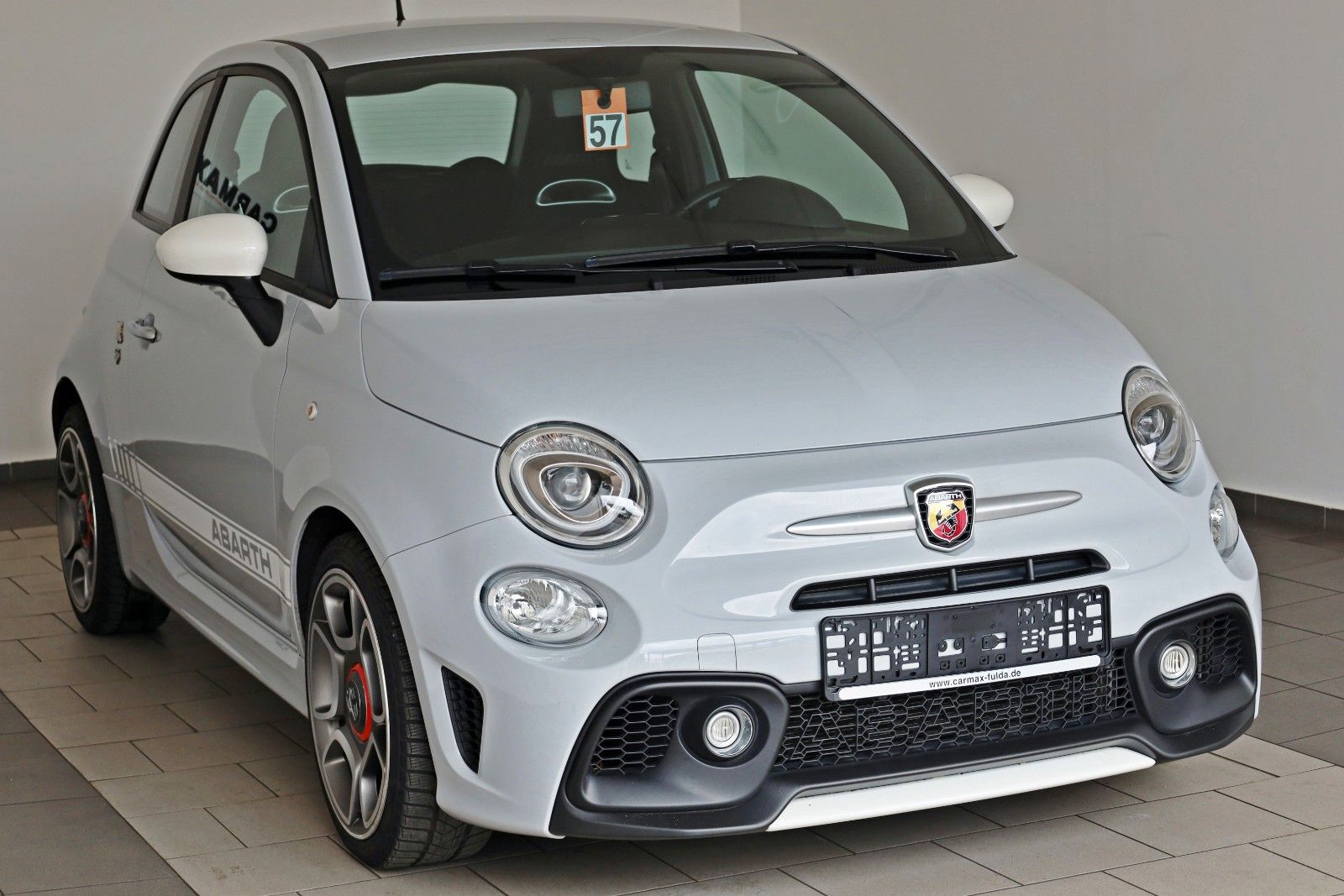 Fahrzeugabbildung Abarth 500 595 Kit ESTETICO ,Navi, MirrorLink, LM19"+WR