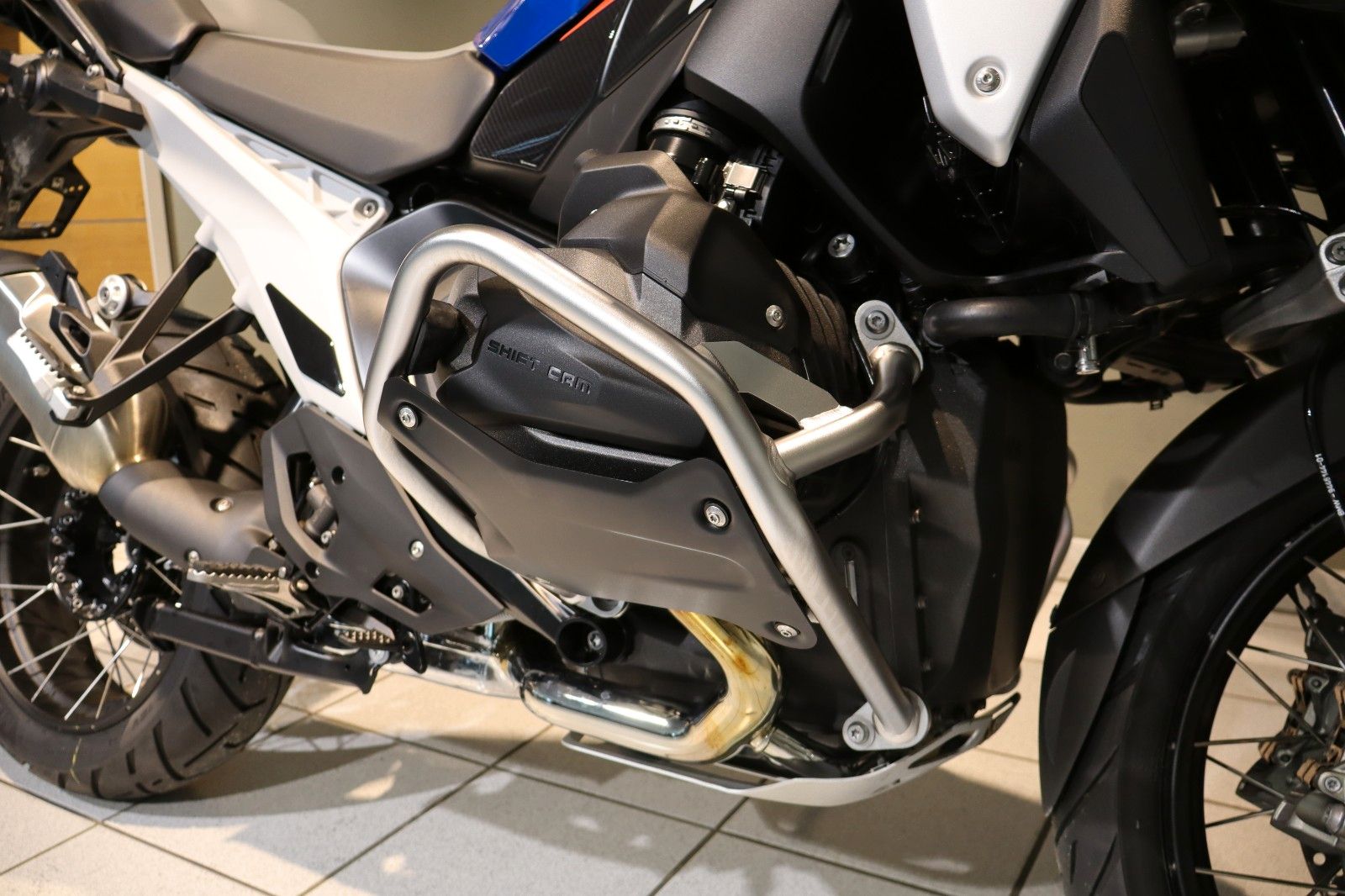 Fahrzeugabbildung BMW R1300GS ASA, 4 Pakete & Motorschutzbügel