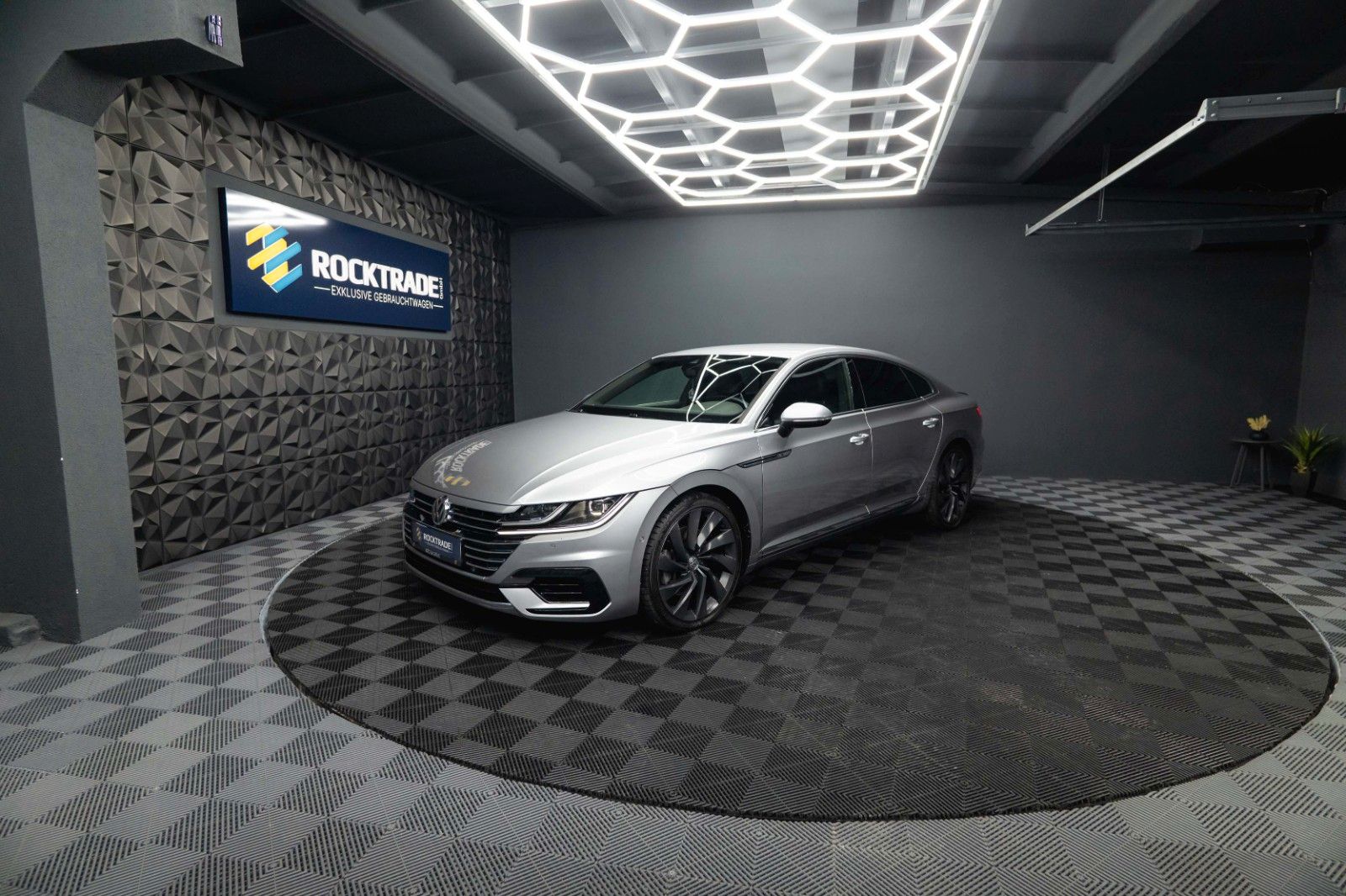Fahrzeugabbildung Volkswagen Arteon R-Line+ 4Motion | ACC | Massage | LED