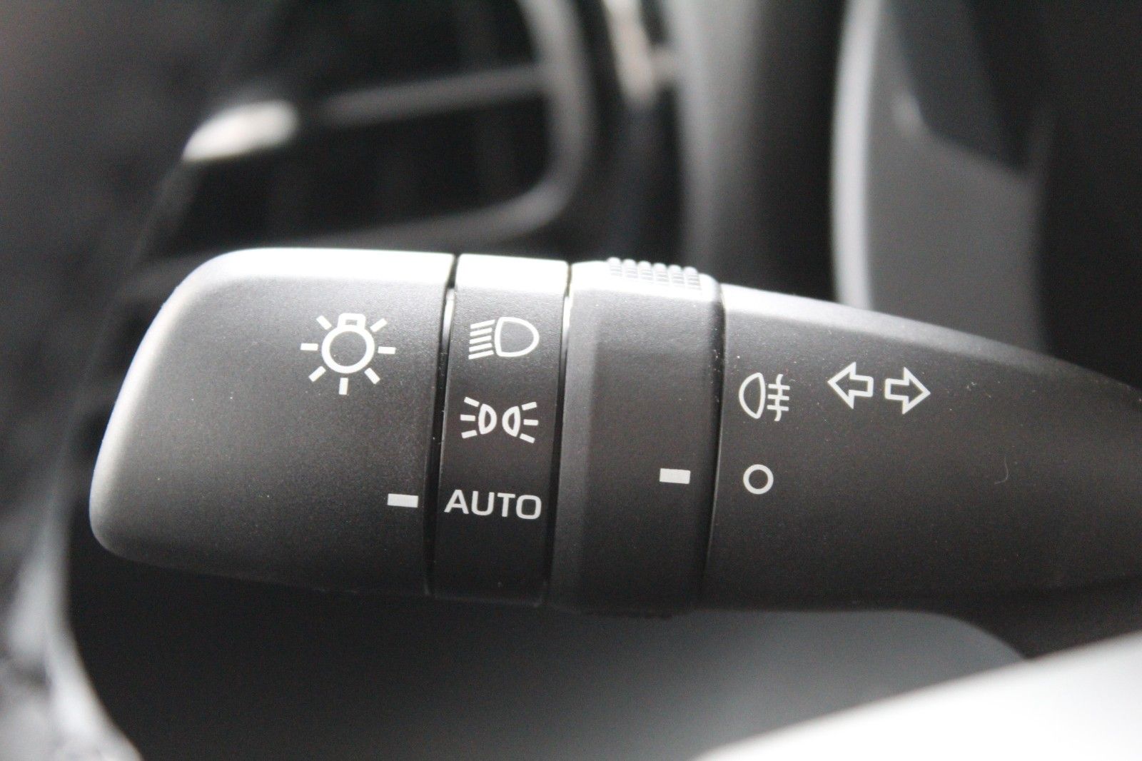 Fahrzeugabbildung Toyota Yaris 1.0 VVT-i Comfort inkl. Winterräder