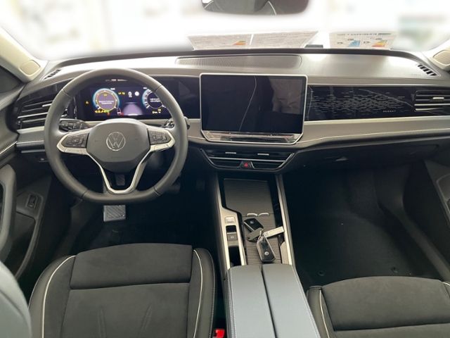 Fahrzeugabbildung Volkswagen Passat 2.0 TDI DSG  Elegance NAVI AHK GJR El.HEC