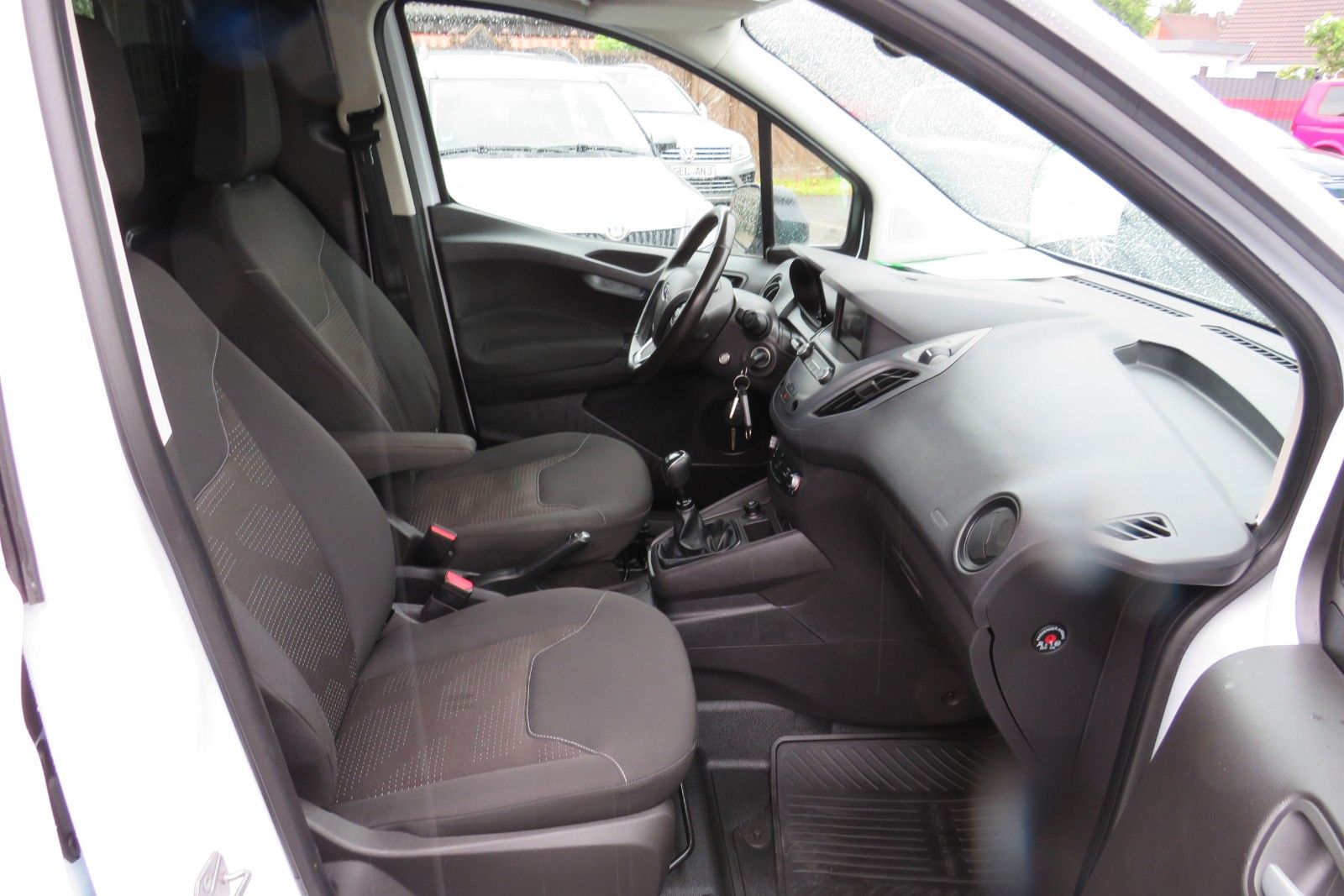 Fahrzeugabbildung Ford Transit Courier TREND NAVI SCHECKHEFT 1.HD