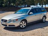 Volvo V70 III 2.0 Momentum - Volvo V70 mit Benzin-Antrieb: Kombi, 2.0