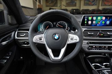 BMW 750 - 11
