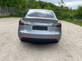 Tesla Model Y Long Range - Tesla Model Y: Kombi
