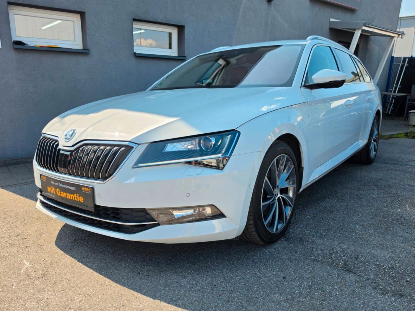 Skoda Superb Combi L&K 4x4 DSG ACC SHZ