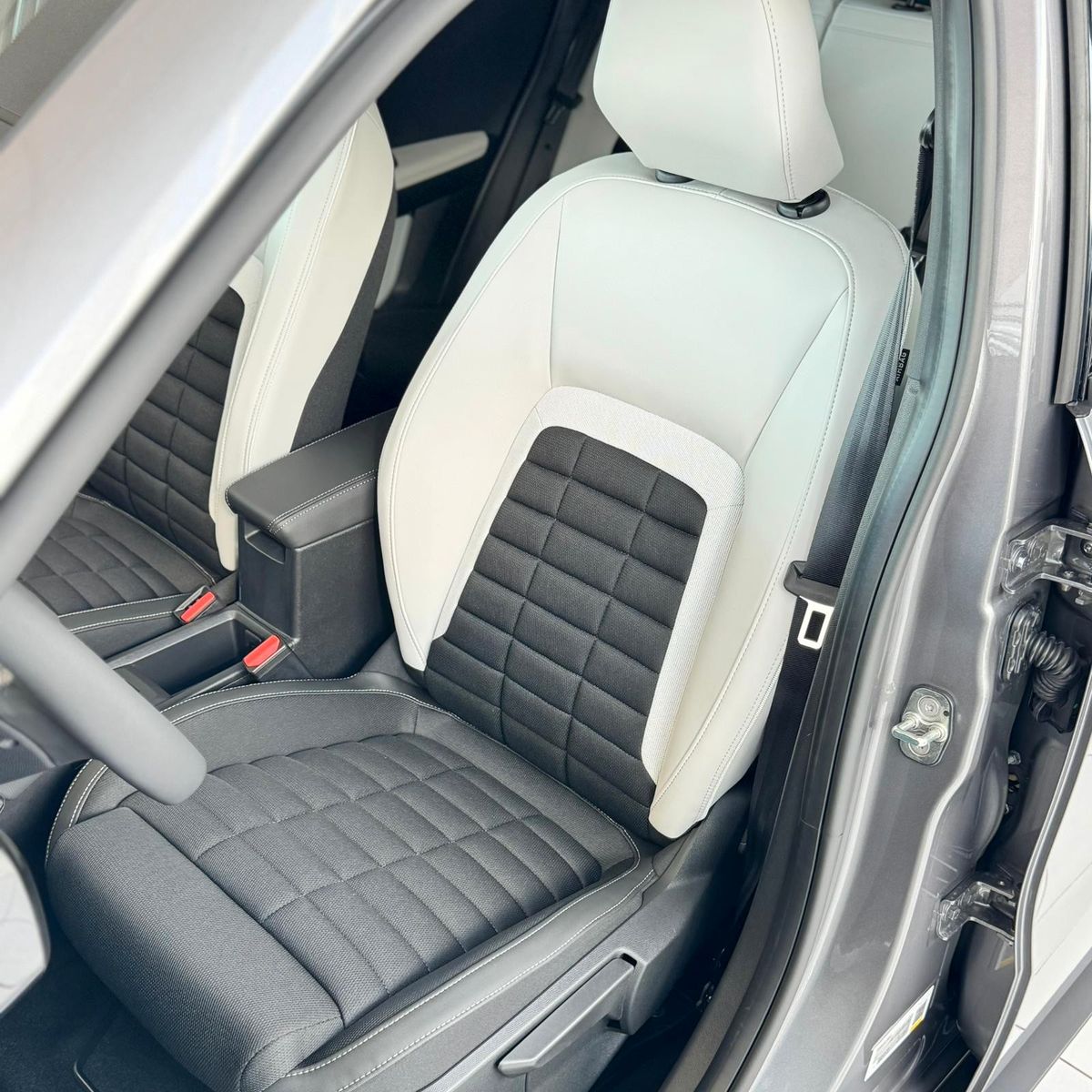 Fahrzeugabbildung Citroën C3 Aircross Hybrid 145 PLUS