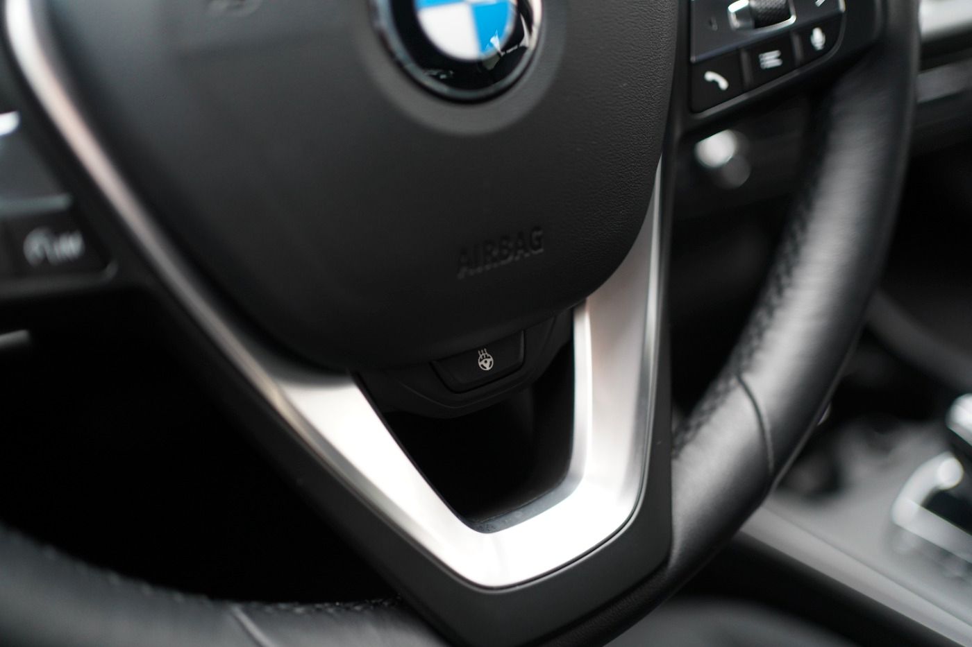 Fahrzeugabbildung BMW 118iA Advantage +LED+Navigation+Einparkhilfe+