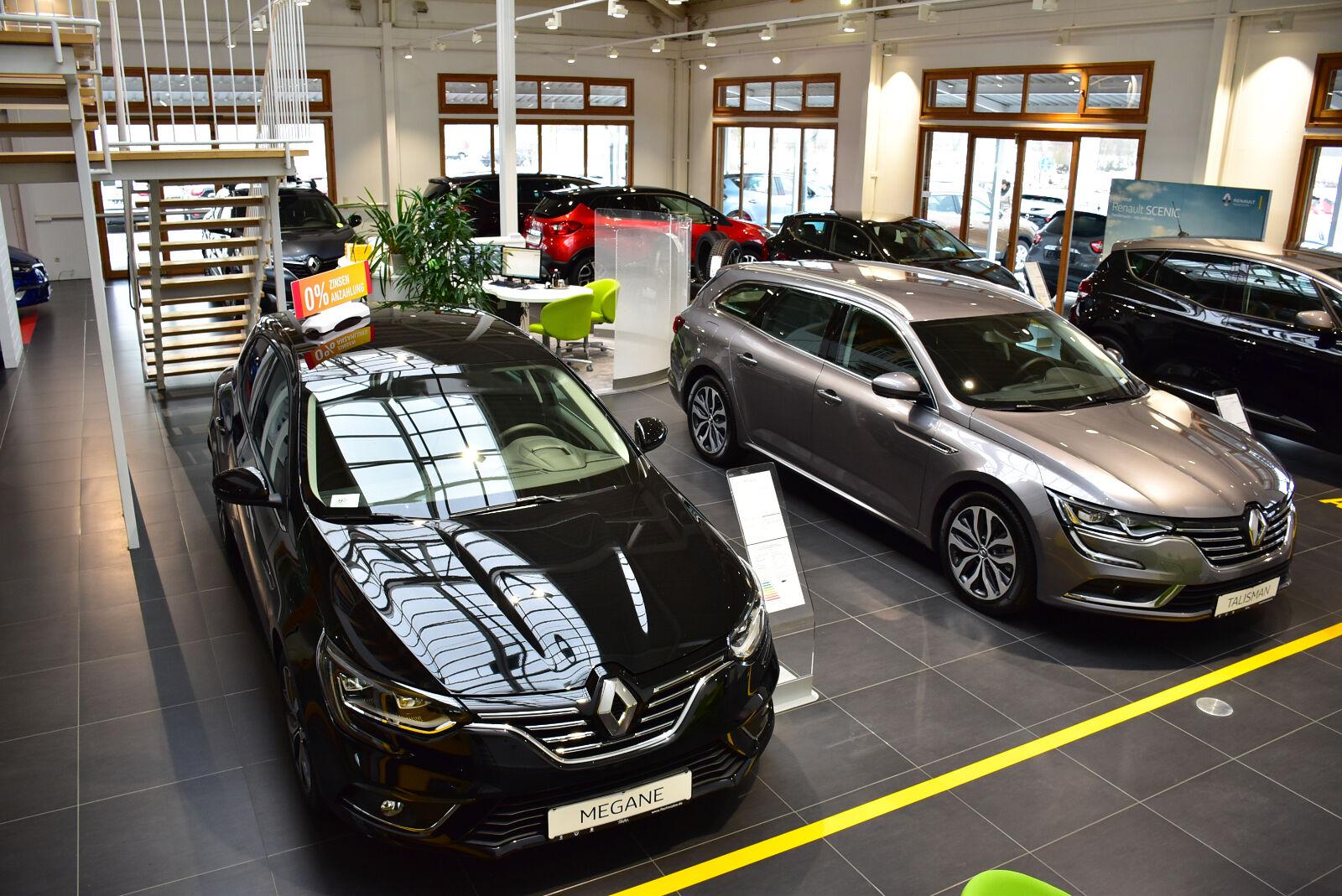 showroom-image-top