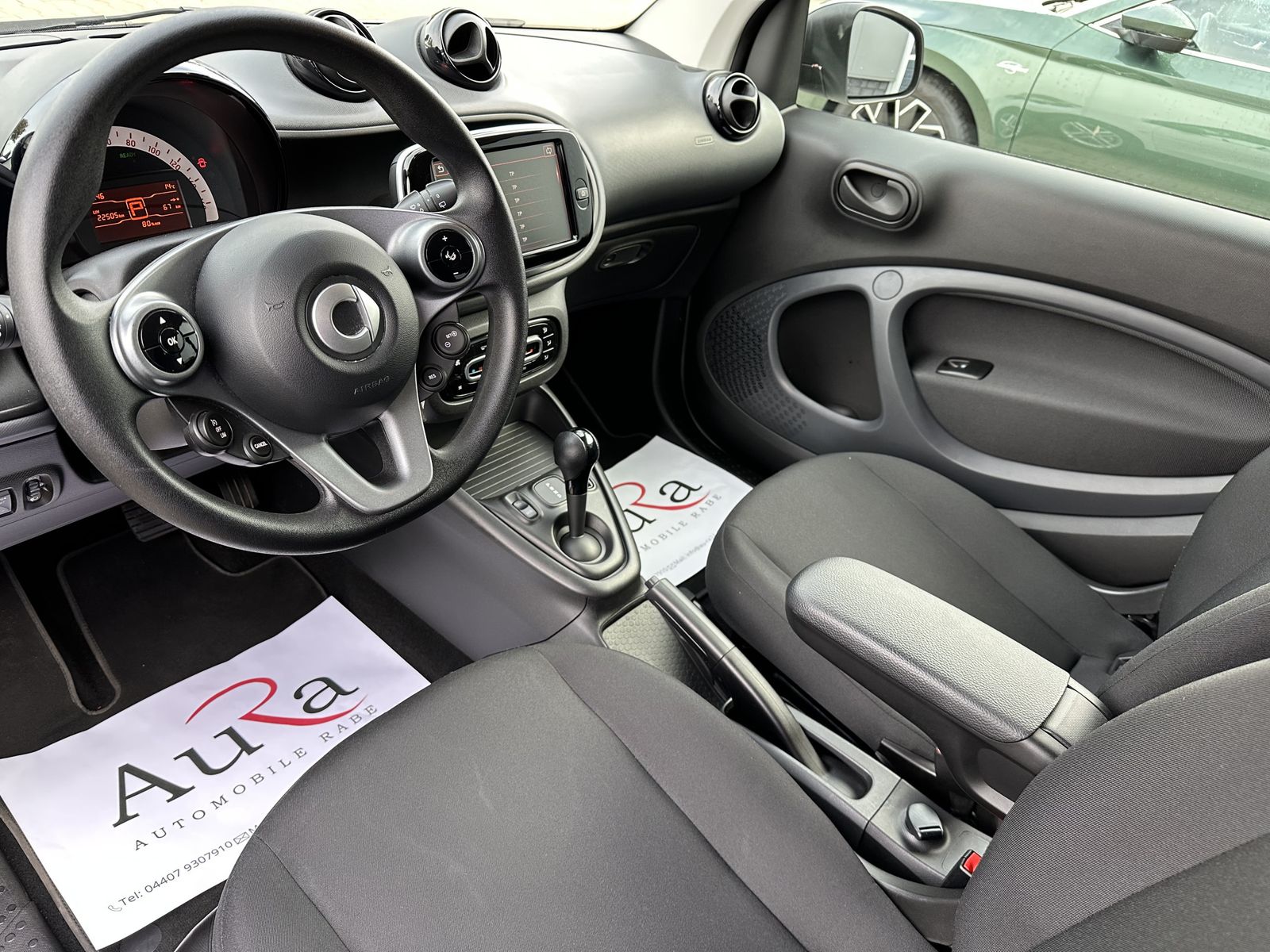 Fahrzeugabbildung Smart ForTwo EQ Coupé CARPLAY+TEMPOMAT+1HD+DAB-RADIO