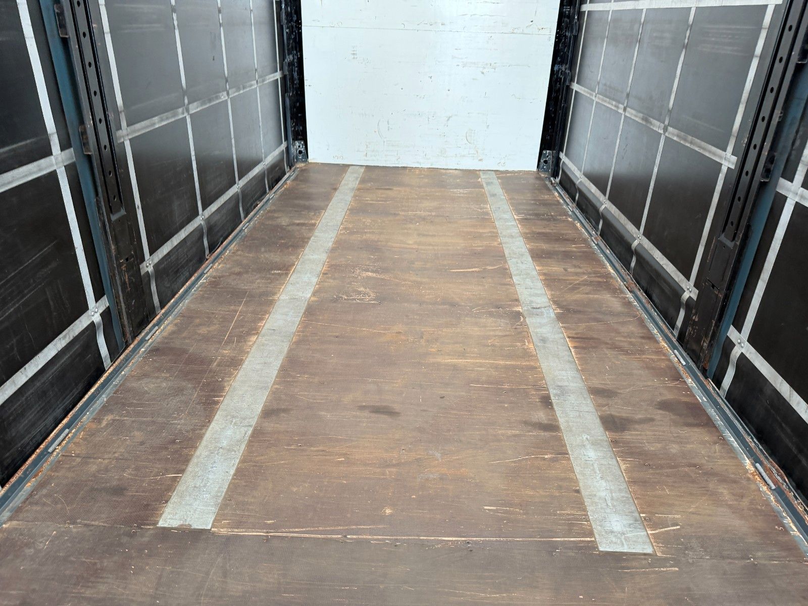 Fahrzeugabbildung Berger SAPL 24 LTMN 1x lift SAF Hubdach Schiebeverdeck