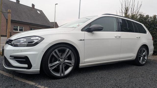 VW Golf 2.0 TDI Variant R-Line Sport AHK Kamera
