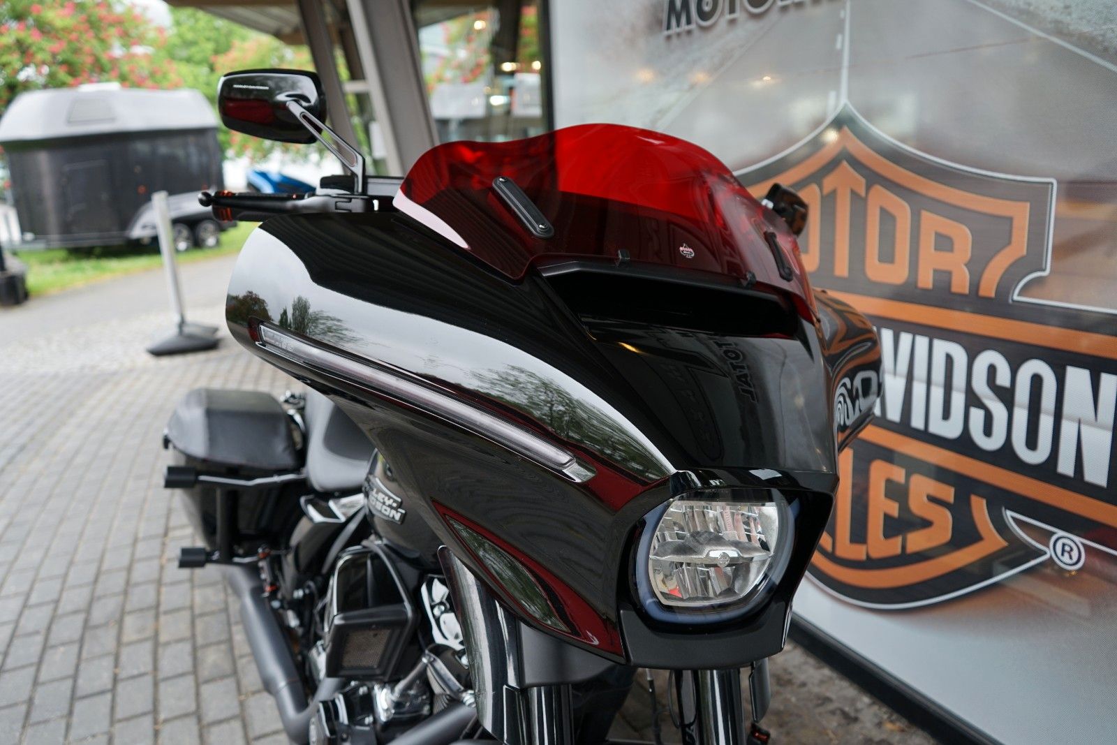 Fahrzeugabbildung Harley-Davidson Street Glide FLHX mit vielen Umbauten