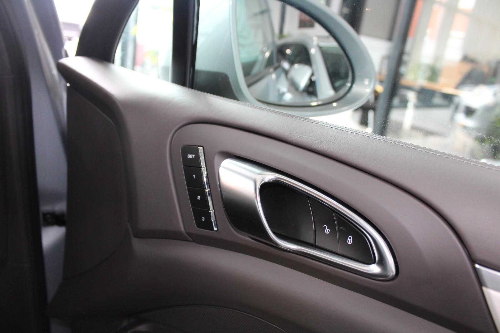 Porsche Cayenne S  ** PCCB ** Sport-Chrono