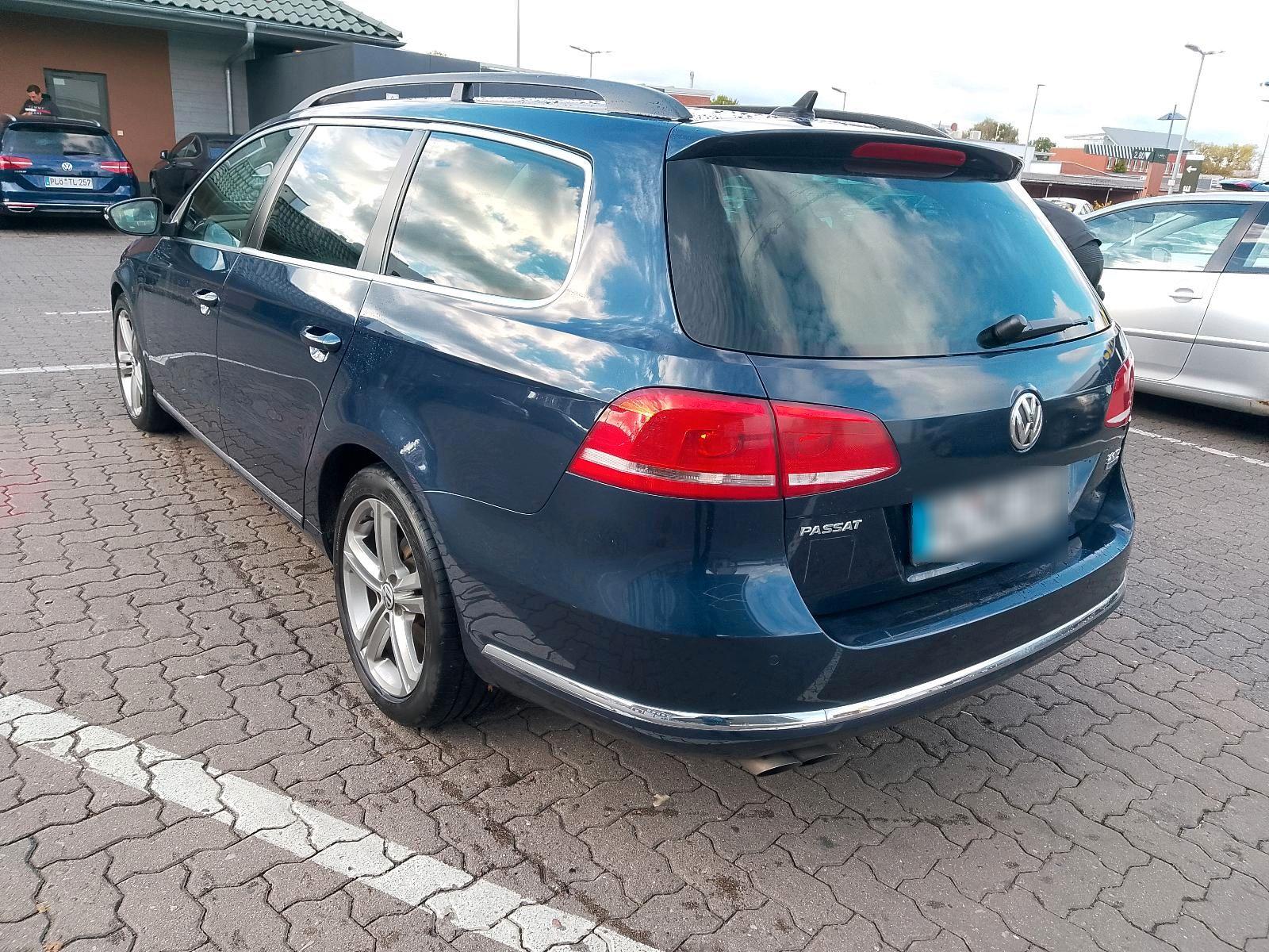 Volkswagen Passat 2013 — interior