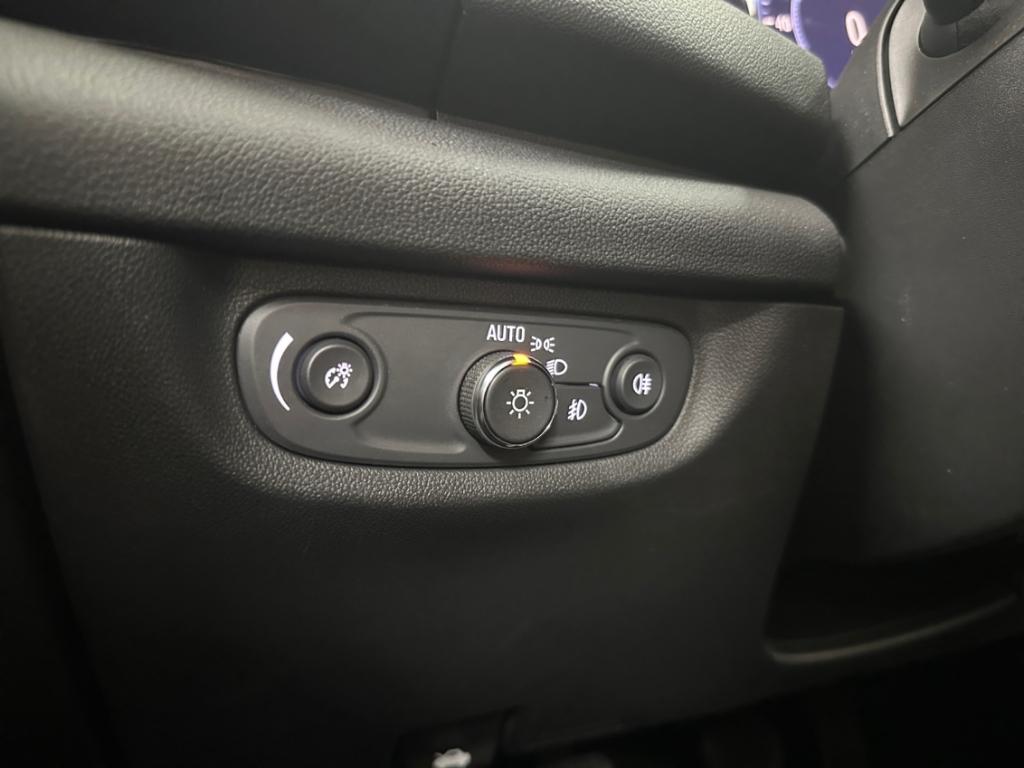 Opel Insignia B Sports Tourer Business NAV LED AHK KA