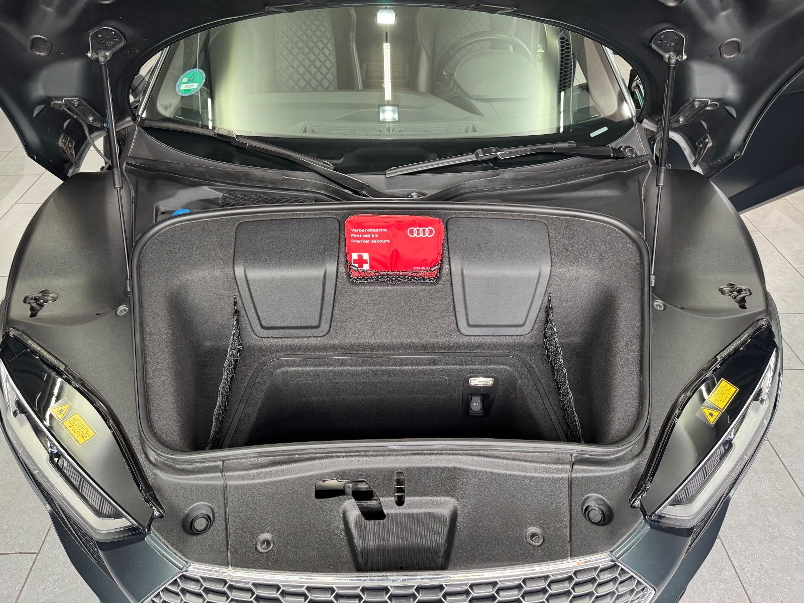 Fahrzeugabbildung Audi R8 Coupe 5.2 FSI V10 plus|CARBON|VOLL