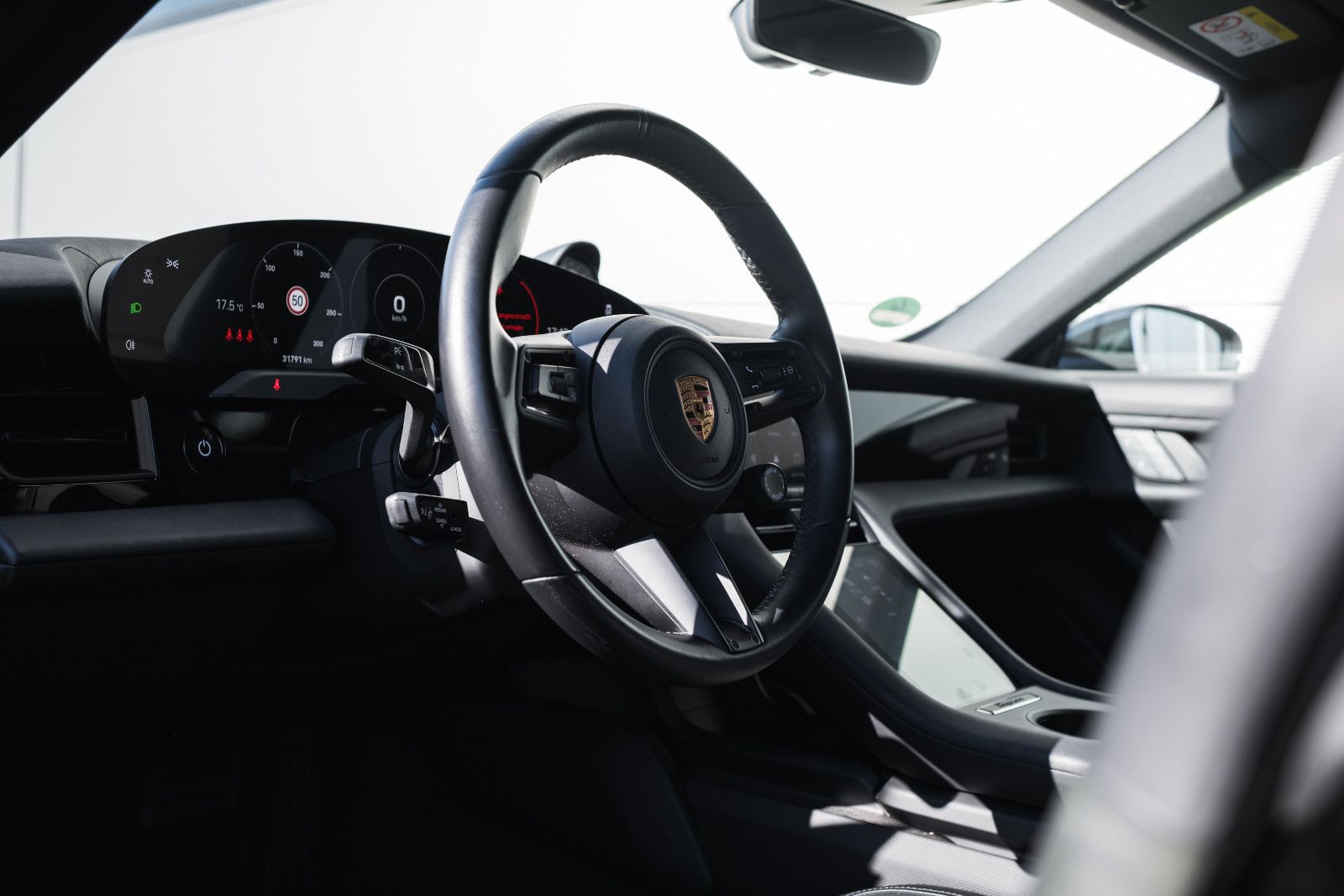 Fahrzeugabbildung Porsche Taycan Sport Turismo-Pano-PerformBatt.-WP-PASM