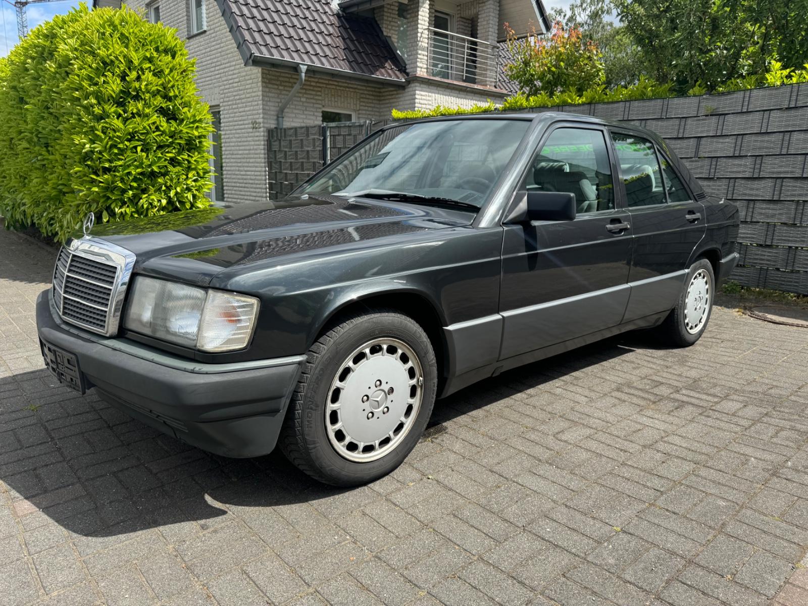 Mercedes-Benz 190 E AHK