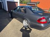 Mercedes-Benz E 230 Avantgarde - Mercedes-Benz E 230 mit Benzin-Antrieb