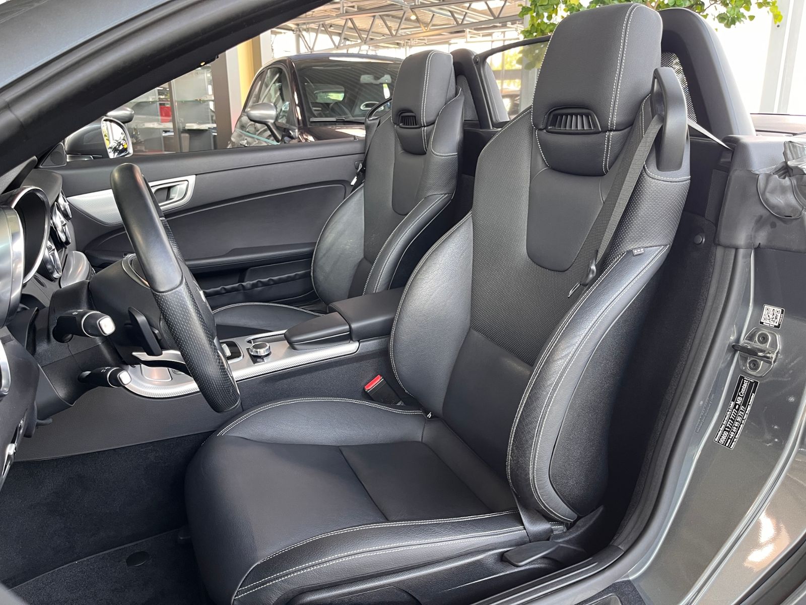 Fahrzeugabbildung Mercedes-Benz SLC 200 LEDER NAVI ALU